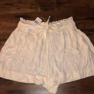 Cream BCBG Generation shorts